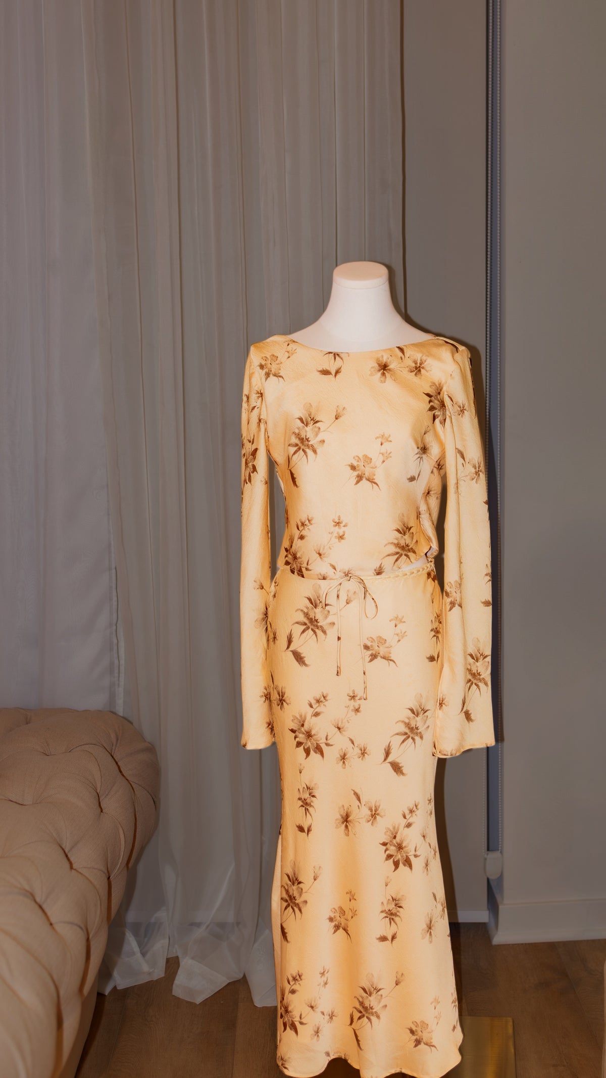 "BEE FREE" SATIN SKIRT SET